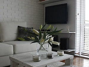mieszkanie na Tarchominie - projekt zrealizowany dla programu TV Dekoratornia - zdjęcie od bemydesign