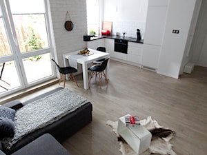 projekt mieszkania 41m2 na Pradze Południe - Salon, styl nowoczesny - zdjęcie od bemydesign