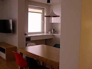 Nowoczesne Mieszkanie z dawką koloru - Kuchnia, styl nowoczesny - zdjęcie od Studio Decorativa Design