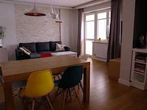 Nowoczesne Mieszkanie z dawką koloru - Średni biały salon z jadalnią, styl nowoczesny - zdjęcie od Studio Decorativa Design
