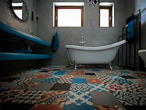 Płytki cementowe łazienka patchwork - zdjęcie od domRustykalny.pl - Rogiński Warsztat Artystyczny