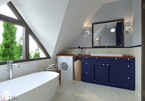 ŁAZIENKA NA PODDASZU Z WANNĄ WOLNOSTOJĄCĄ - Średnia na poddaszu jako pokój kąpielowy z pralką / suszarką łazienka z oknem, styl glamour - zdjęcie od Izabela Widomska Wnętrza