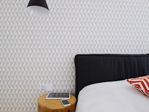 MIESZKANIE 62M² – PRAGA POŁUDNIE - Średnia biała szara sypialnia, styl skandynawski - zdjęcie od Devangari Design