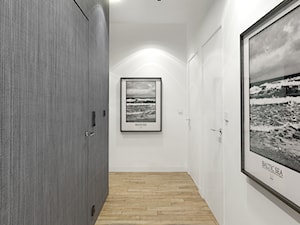 APARTAMENT 130M² – WILANÓW - Średni biały szary hol / przedpokój, styl nowoczesny - zdjęcie od Devangari Design