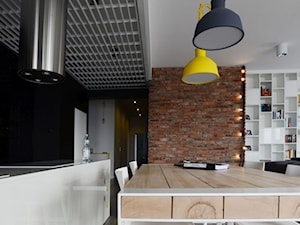 MIESZKANIE 125M² – MOKOTÓW - Średnia brązowa jadalnia w kuchni, styl industrialny - zdjęcie od Devangari Design