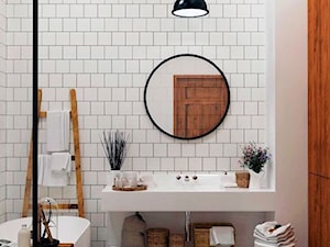 xxx - Mała na poddaszu bez okna z lustrem łazienka, styl skandynawski - zdjęcie od Faustyna Glazer