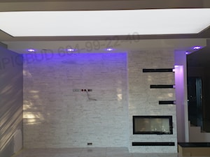 sufit podświetlany w salonie - zdjęcie od Sufitowe Rewolucje - sufity napinane kompleksowy montaż