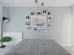 Mieszkanie nowoczesne, beton+drewno - Mała szara sypialnia, styl nowoczesny - zdjęcie od Illa Design
