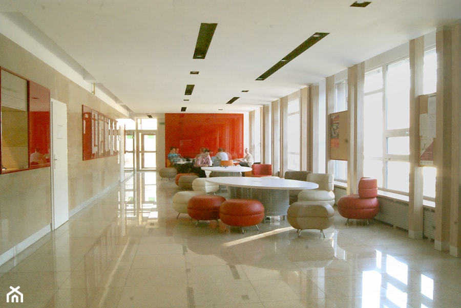 Hol Uniwersytetu Przyrodniczego - Wnętrza publiczne, styl nowoczesny - zdjęcie od Pracownia InSide