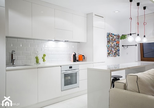 Mieszkanie w bieli - Kuchnia, styl minimalistyczny - zdjęcie od Dessi