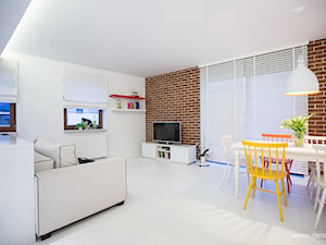 Mieszkanie w bieli - Salon, styl skandynawski - zdjęcie od Dessi