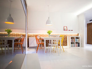 Mieszkanie w bieli - Salon, styl skandynawski - zdjęcie od Dessi