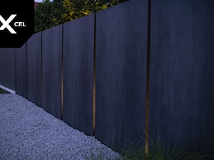 Dark Monolith. Nowoczesne ogrodzenie marki Xcel - zdjęcie od XCEL Ogrodzenia