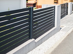 Grafitowe ogrodzenie aluminiowe - zdjęcie od XCEL Ogrodzenia