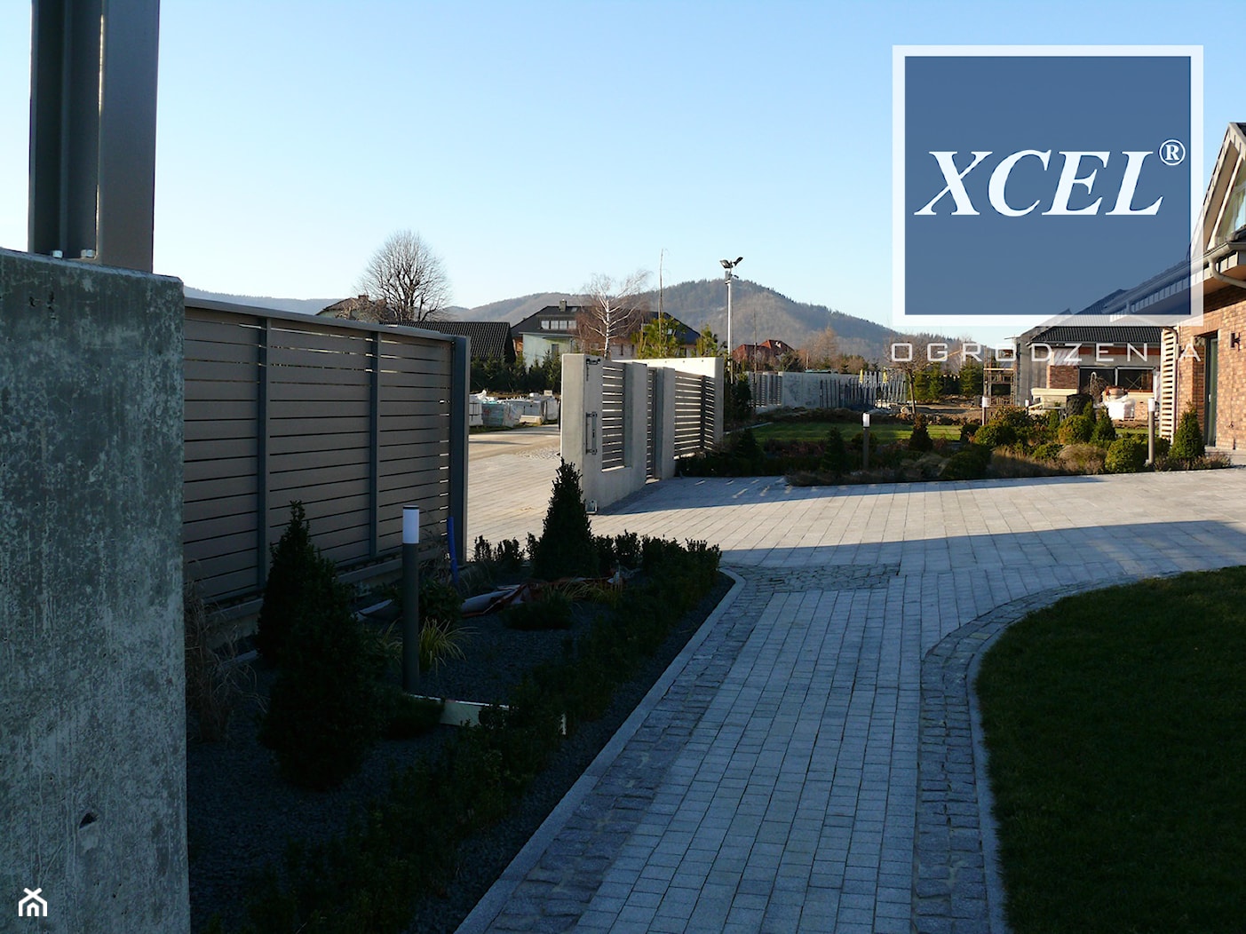 Nowoczesne ogrodzenie XCEL beton architektoniczny - zdjęcie od XCEL Ogrodzenia - Homebook