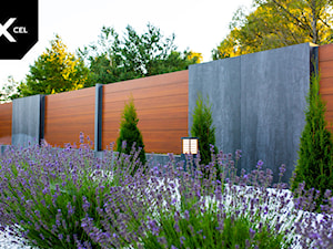 Poziome ogrodzenie z drewnopodobnego aluminium - zdjęcie od XCEL Ogrodzenia