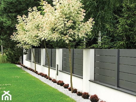 Aranżacje wnętrz - Ogród: Nowoczesne ogrodzenie aluminiowe w kolorze szarym - XCEL Ogrodzenia. Przeglądaj, dodawaj i zapisuj najlepsze zdjęcia, pomysły i inspiracje designerskie. W bazie mamy już prawie milion fotografii!