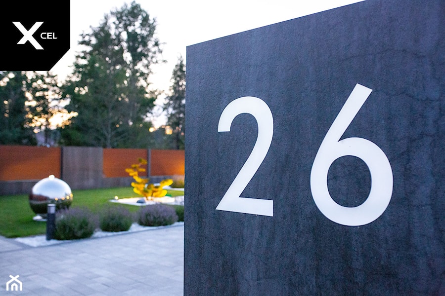 Podświetlany numer domu - zdjęcie od XCEL Ogrodzenia