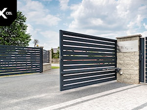 Nowoczesna brama dwuskrzydłowa - zdjęcie od XCEL Ogrodzenia