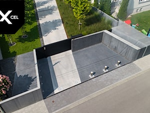 Minimalistyczne ogrodzenie dla nowoczesnej rezydencji - zdjęcie od XCEL Ogrodzenia