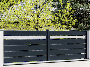 Modern Simplicity. Nowoczesne ogrodzenie aluminiowe marki Xcel - zdjęcie od XCEL Ogrodzenia