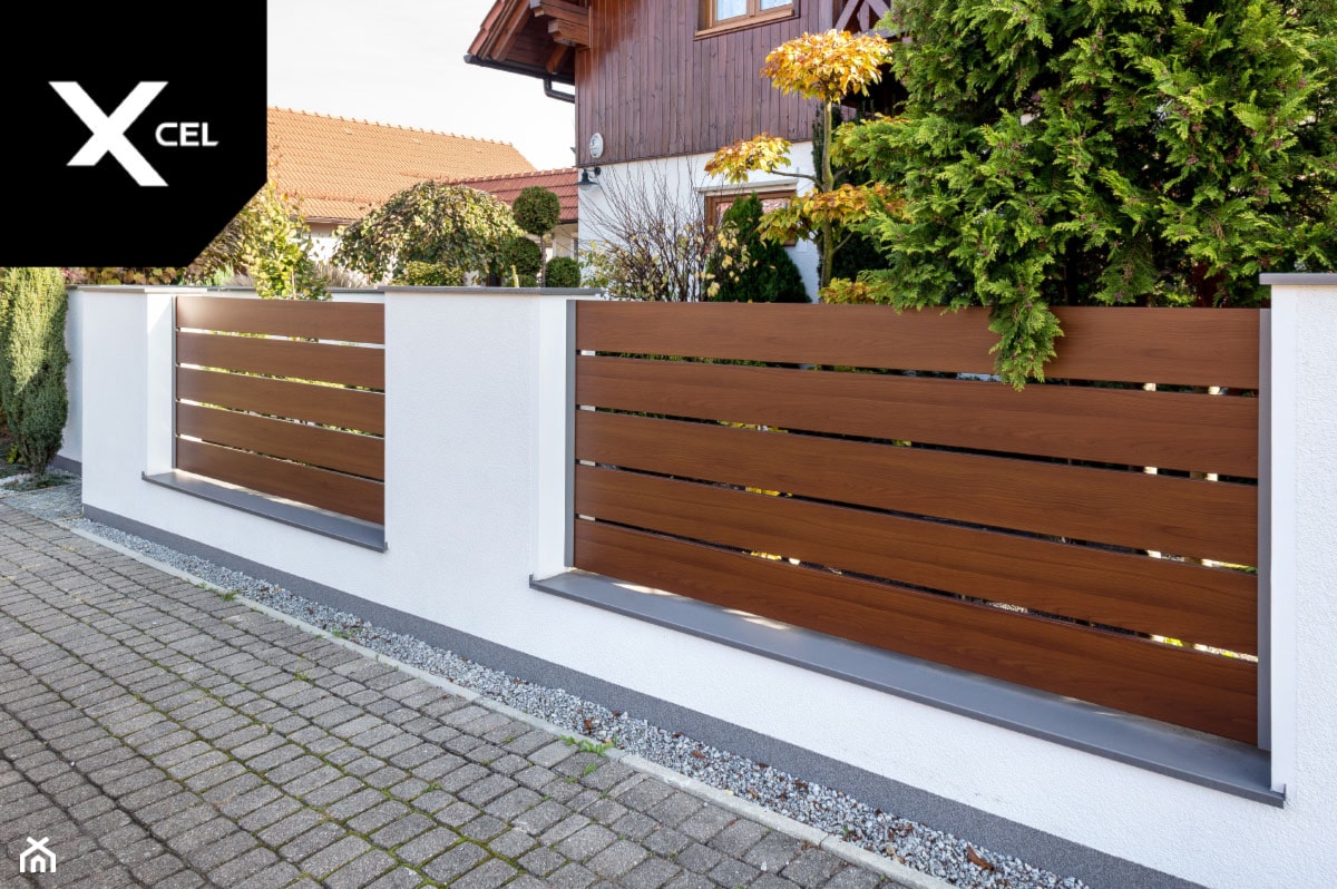 Nowoczesne ogrodzenie drewnopodobne z aluminium - zdjęcie od XCEL Ogrodzenia - Homebook