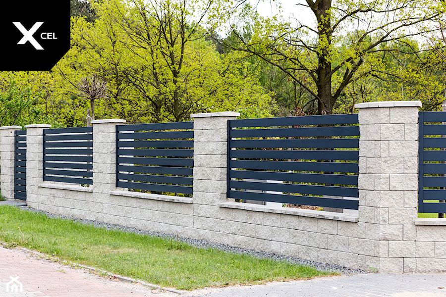 Tradycyjne ogrodzenie z trwałego aluminium - zdjęcie od XCEL Ogrodzenia