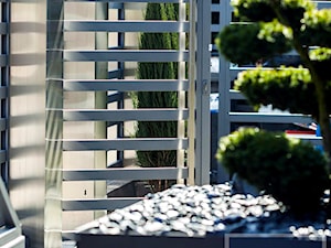 Minimalistyczne nowoczesne ogrodzenie aluminiowe Horizon Lite - zdjęcie od XCEL Ogrodzenia
