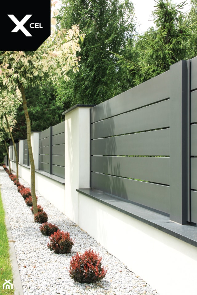 Nowoczesne ogrodzenie aluminiowe w kolorze szarym - zdjęcie od XCEL Ogrodzenia - Homebook