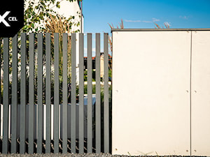 Nowoczesne ogrodzenie pionowe - zdjęcie od XCEL Ogrodzenia