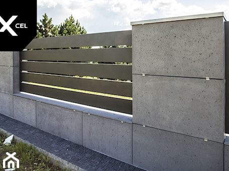 Aranżacje wnętrz - Ogród: Grafitowe ogrodzenia aluminiowe ze słupkami z betonu architektonicznego - XCEL Ogrodzenia. Przeglądaj, dodawaj i zapisuj najlepsze zdjęcia, pomysły i inspiracje designerskie. W bazie mamy już prawie milion fotografii!