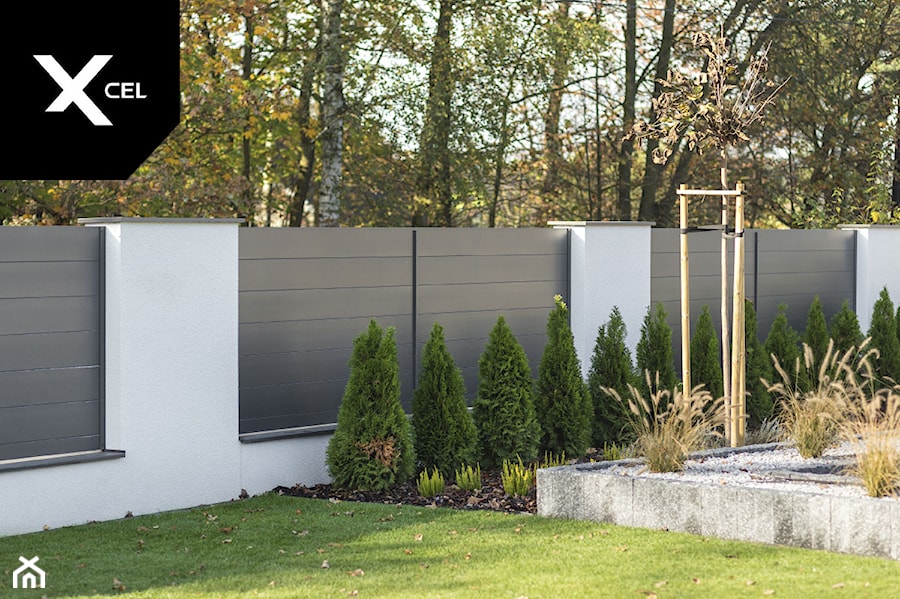 Minimalistyczne ogrodzenie aluminiowe w kolorze szarym - zdjęcie od XCEL Ogrodzenia