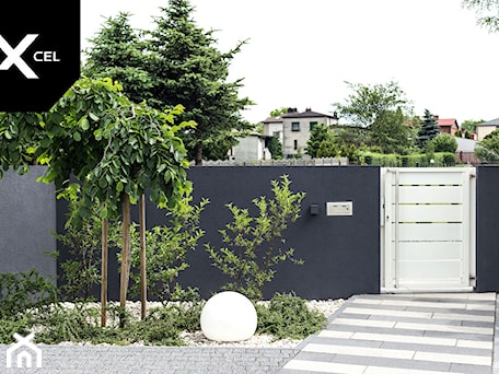 Aranżacje wnętrz - Ogród: Nowoczesne ogrodzenie aluminiowe Horizon Massive - XCEL Ogrodzenia. Przeglądaj, dodawaj i zapisuj najlepsze zdjęcia, pomysły i inspiracje designerskie. W bazie mamy już prawie milion fotografii!