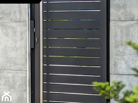 Aranżacje wnętrz - Ogród: Nowoczesne ogrodzenie aluminiowe Arete Horizon - XCEL Ogrodzenia. Przeglądaj, dodawaj i zapisuj najlepsze zdjęcia, pomysły i inspiracje designerskie. W bazie mamy już prawie milion fotografii!