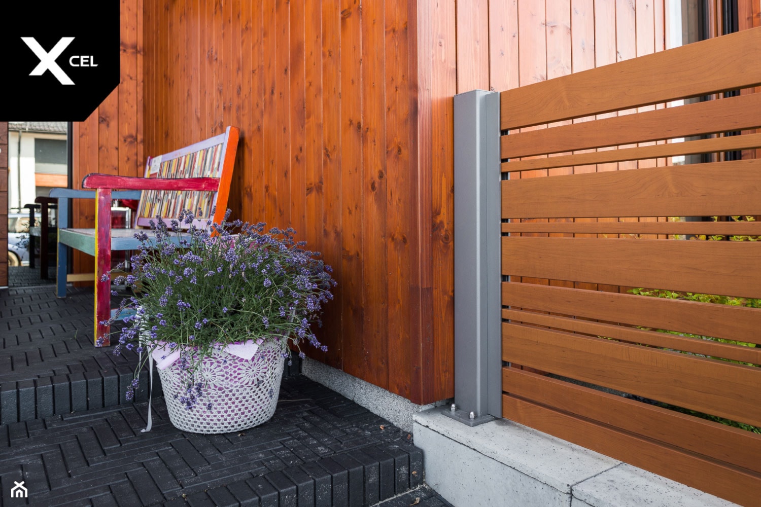 Ogrodzenie aluminiowe wierni imitujące drewno - zdjęcie od XCEL Ogrodzenia - Homebook