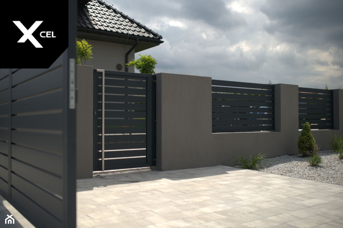 Poziome ogrodzenie aluminiowe w kolorze grafitowym - zdjęcie od XCEL Ogrodzenia - Homebook