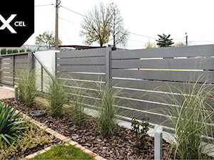Szare ogrodzenie aluminiowe w układzie poziomym - zdjęcie od XCEL Ogrodzenia