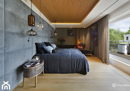 Bliżej świata - Duża biała szara z panelami tapicerowanymi sypialnia, styl nowoczesny - zdjęcie od HOLA DESIGN