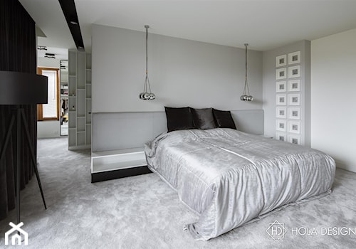 HOLA_25 - Duża szara sypialnia z garderobą, styl nowoczesny - zdjęcie od HOLA DESIGN