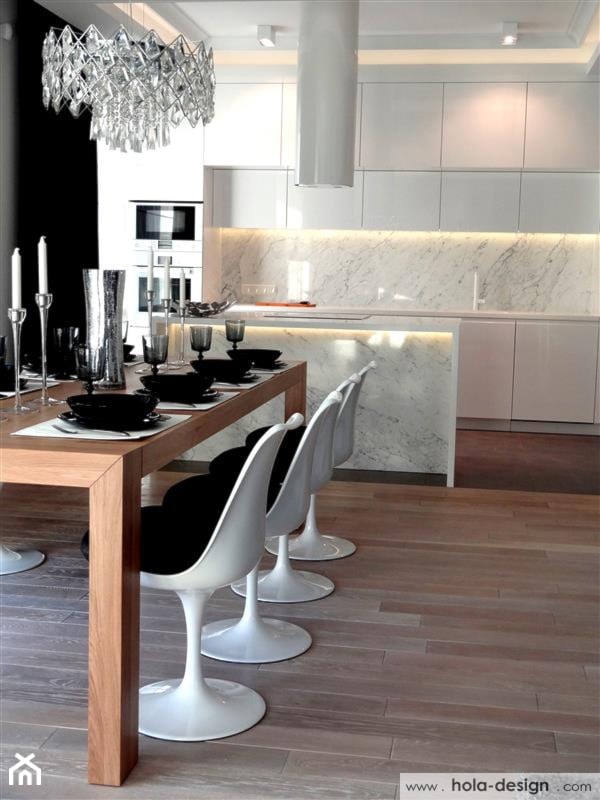 HOLA_5 - Średnia biała czarna jadalnia w kuchni - zdjęcie od HOLA DESIGN