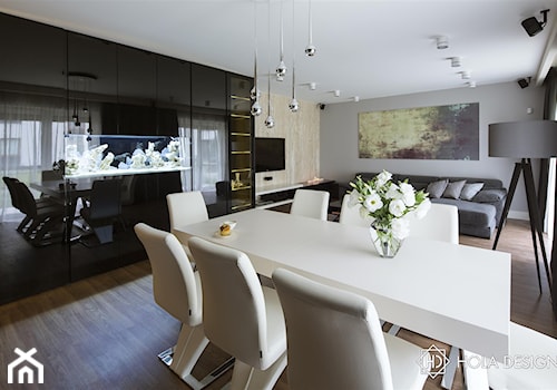 Duża czarna szara jadalnia w salonie, styl nowoczesny - zdjęcie od HOLA DESIGN