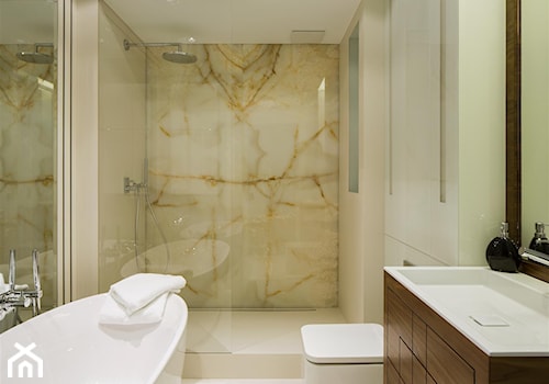 Średnia bez okna z dwoma umywalkami z punktowym oświetleniem łazienka, styl nowoczesny - zdjęcie od HOLA DESIGN
