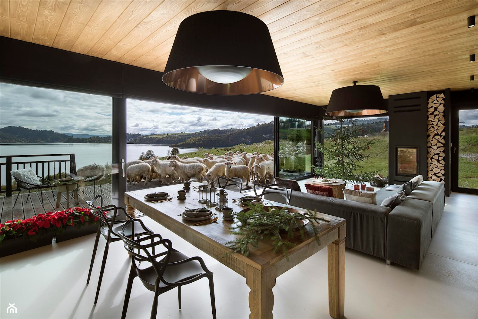 Mountain Cottage - Duży czarny salon z jadalnią, styl nowoczesny - zdjęcie od HOLA DESIGN - Homebook