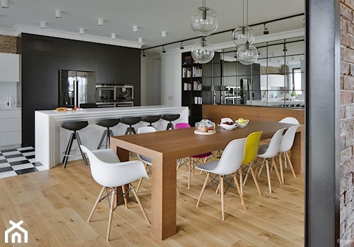 Penthouse rodzinny - Duża beżowa biała jadalnia jako osobne pomieszczenie, styl nowoczesny - zdjęcie od HOLA DESIGN