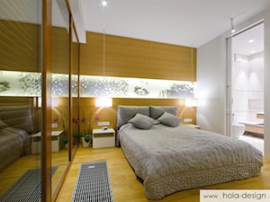HOLA_21 - Średnia sypialnia z łazienką, styl nowoczesny - zdjęcie od HOLA DESIGN