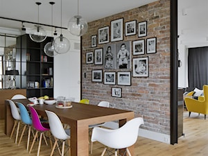 Penthouse rodzinny - Średnia biała jadalnia jako osobne pomieszczenie, styl nowoczesny - zdjęcie od HOLA DESIGN