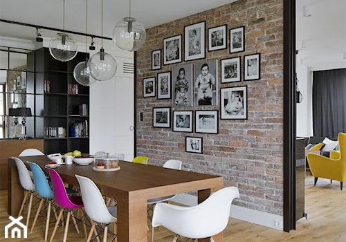 Penthouse rodzinny - Średnia biała jadalnia jako osobne pomieszczenie, styl nowoczesny - zdjęcie od HOLA DESIGN