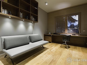 HOLA_28 - Duże w osobnym pomieszczeniu z sofą z zabudowanym biurkiem szare biuro, styl nowoczesny - zdjęcie od HOLA DESIGN