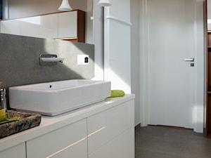 Sypialnia i łazienka w domku jednorodzinnym - konkurs - Łazienka, styl nowoczesny - zdjęcie od Ewa Weber - Pracownia Projektowa