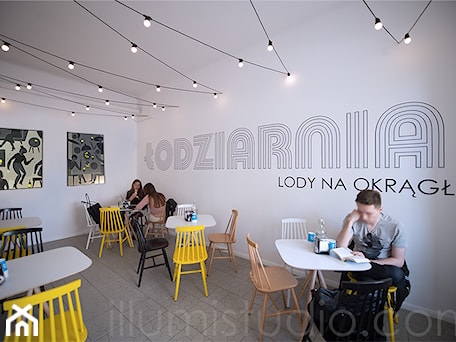 Aranżacje wnętrz - Wnętrza publiczne: lodziarnia - ILLUMISTUDIO. Przeglądaj, dodawaj i zapisuj najlepsze zdjęcia, pomysły i inspiracje designerskie. W bazie mamy już prawie milion fotografii!